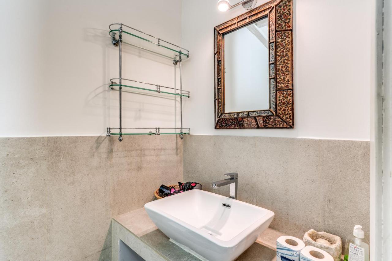 Lovely Spacious Apartment Near The Colosseum Rzym Zewnętrze zdjęcie
