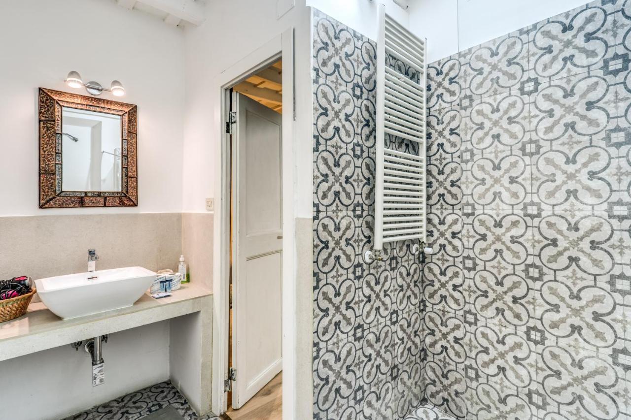 Lovely Spacious Apartment Near The Colosseum Rzym Zewnętrze zdjęcie