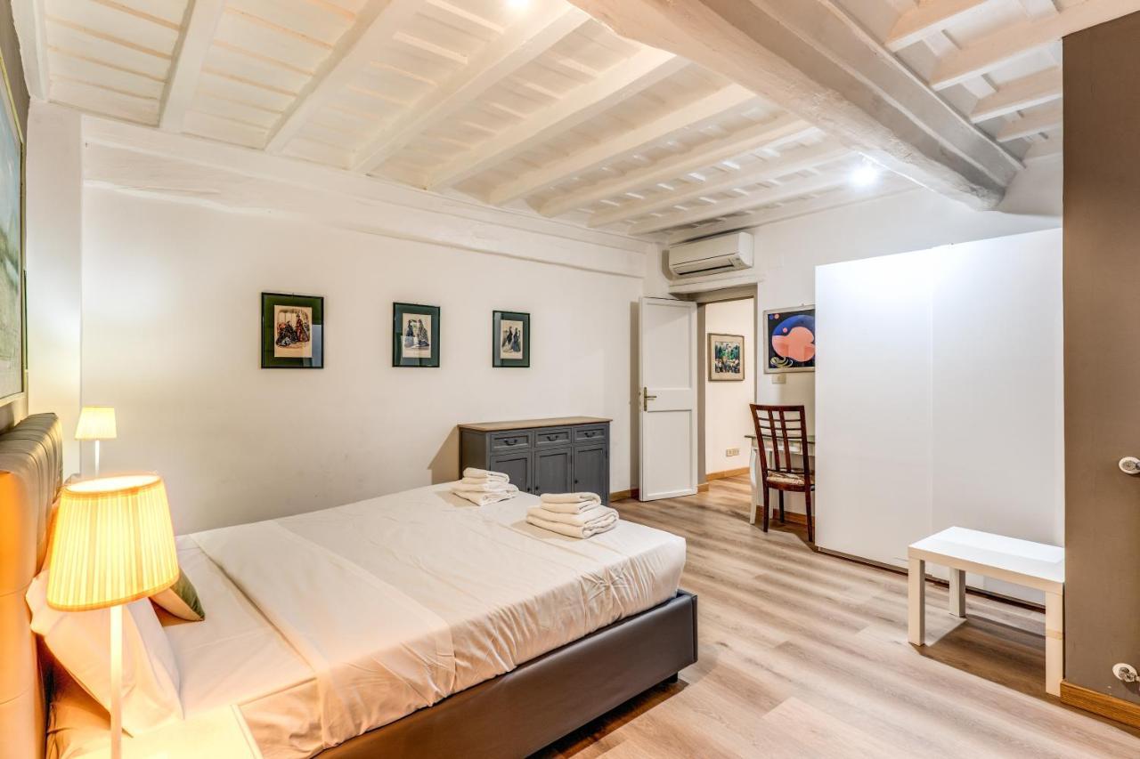 Lovely Spacious Apartment Near The Colosseum Rzym Zewnętrze zdjęcie