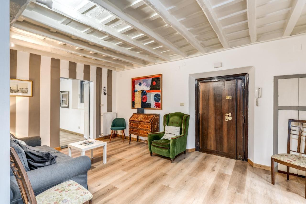 Lovely Spacious Apartment Near The Colosseum Rzym Zewnętrze zdjęcie