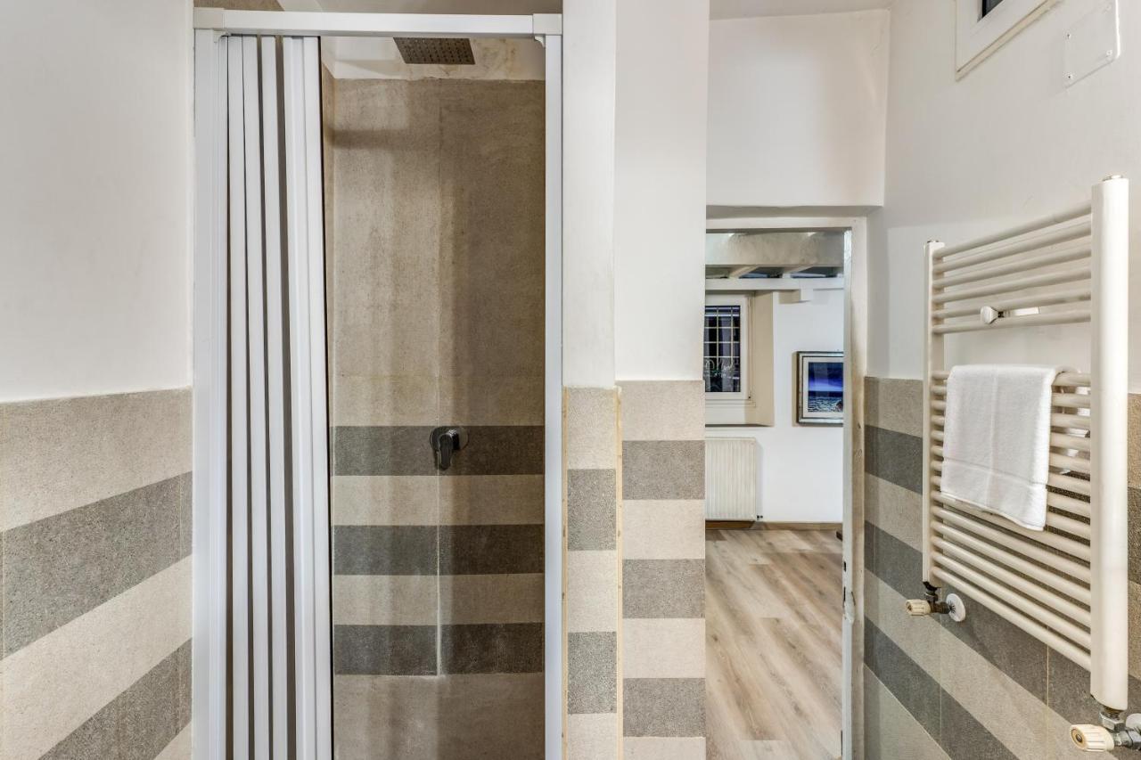 Lovely Spacious Apartment Near The Colosseum Rzym Zewnętrze zdjęcie