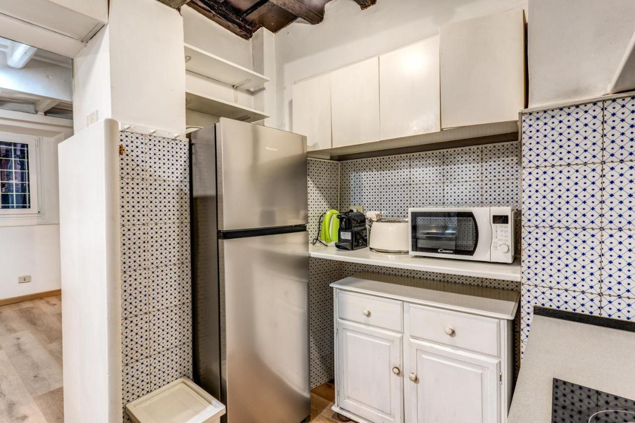 Lovely Spacious Apartment Near The Colosseum Rzym Zewnętrze zdjęcie